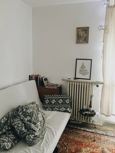 Maximizing Small Spaces with Minimalist Home DécorIllustration